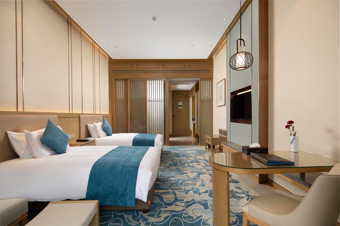 (含)后前往【水墨田园温泉度假酒店】安排住宿;---游览【宜兴大觉寺】