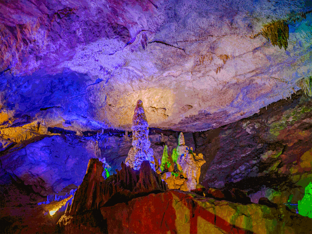 尊享1888元豪华年夜饭!免费棋牌,特别赠送太极洞风景区 五色花谷!